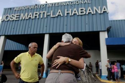 Cuba elimina restricciones a viajes al exterior
