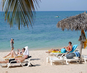 Cuba espera ascender a 2,9 millones de turistas en 2012