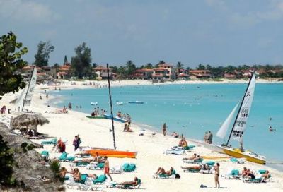 Cuba recibe ms ingresos y turistas