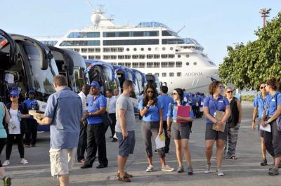 Estados Unidos reconoce a Cuba como seguro para el turismo.