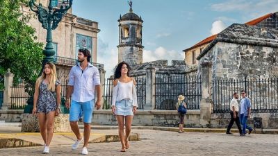 Incremento en llegada de visitantes a Cuba en primer trimestre de 2024.