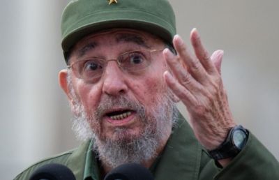 Turistas despiden a Fidel Castro.