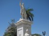 Estatua en el parque Marti