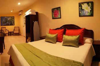 Hotel Mystique Central Viales