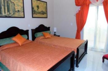 Hotel E El Colonial
