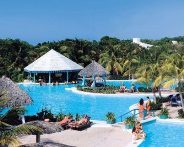 Crece turismo cubano y se prepara para 2013