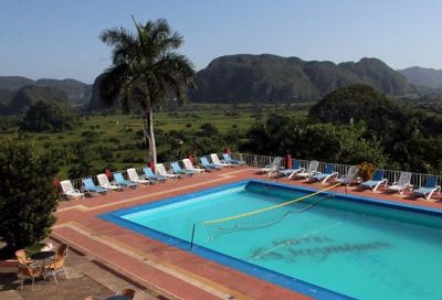 Cubanacn anuncia los hoteles disponibles en primera fase postcovid.