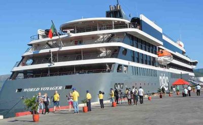 Primer crucero de la temporada en Santiago de Cuba.