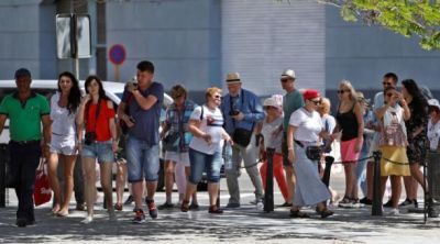 Turistas tranquilos y normalidad en Cuba tras la llegada del covid-19.